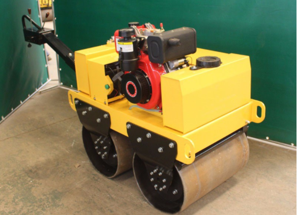 小型手扶壓路機(jī)操作人員應(yīng)了解的常識(shí)和優(yōu)勢