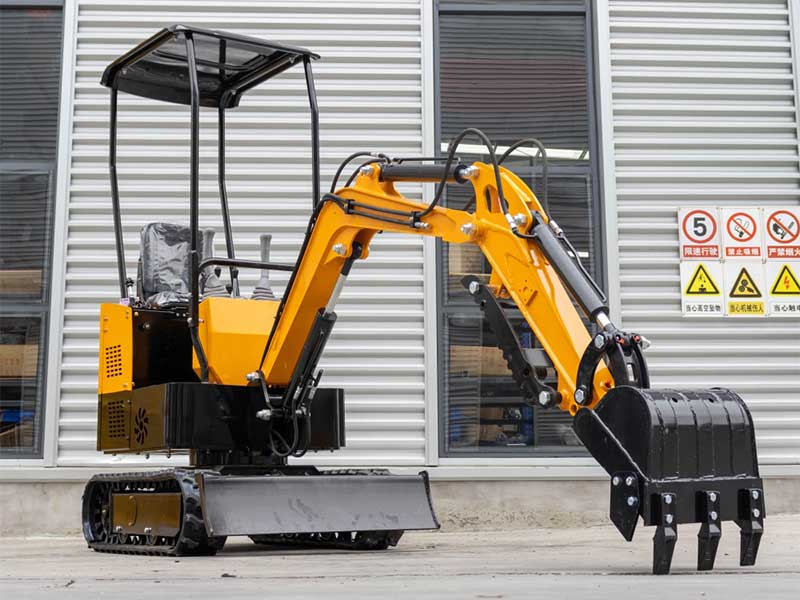 新購的小型挖掘機在磨合過程中一定要注意保養(yǎng)